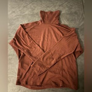 Limited addition Lululemon Turtleneck